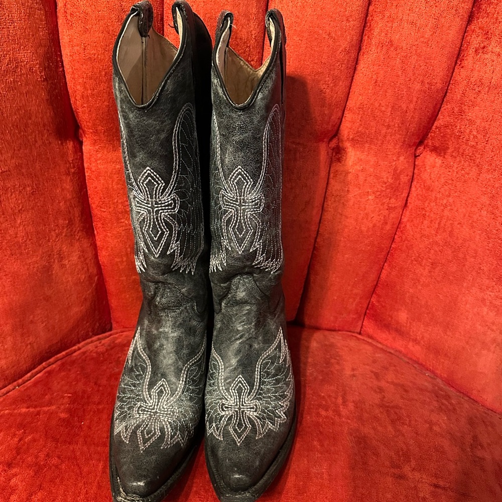 Circle G Black Embroidered Cowboy Boots
